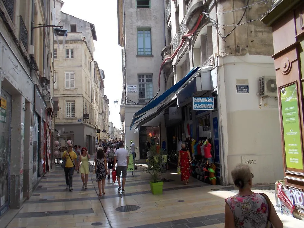 Studio Avignon Centre le Saint Pierre France